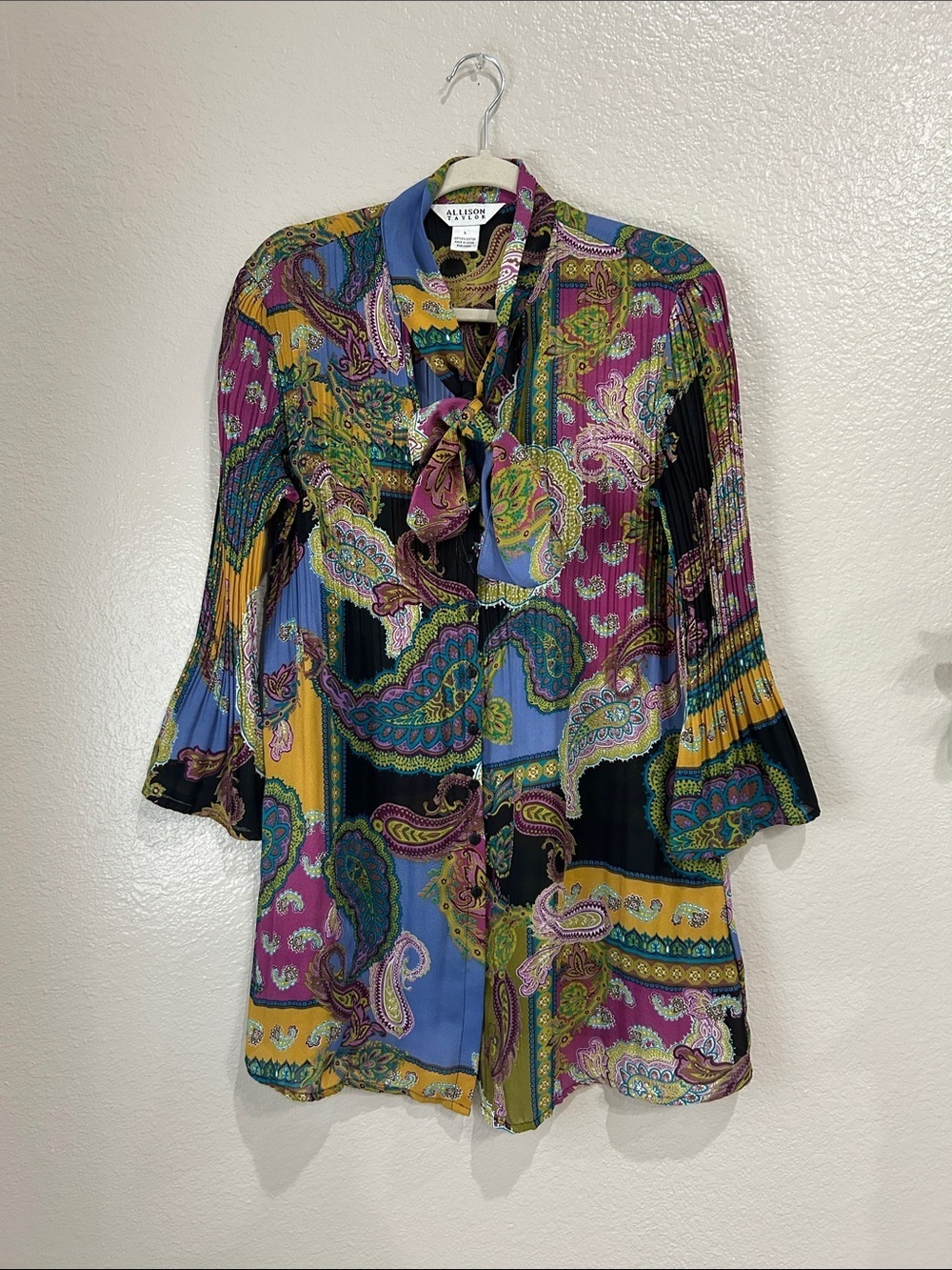Allison Taylor Tunic Button Front Long Bell Sleeve Neck Tie Colorful Sz L TC0065